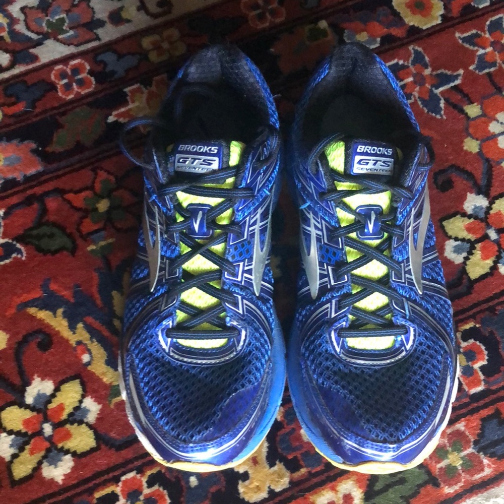 Brooks Men 10 GTS17